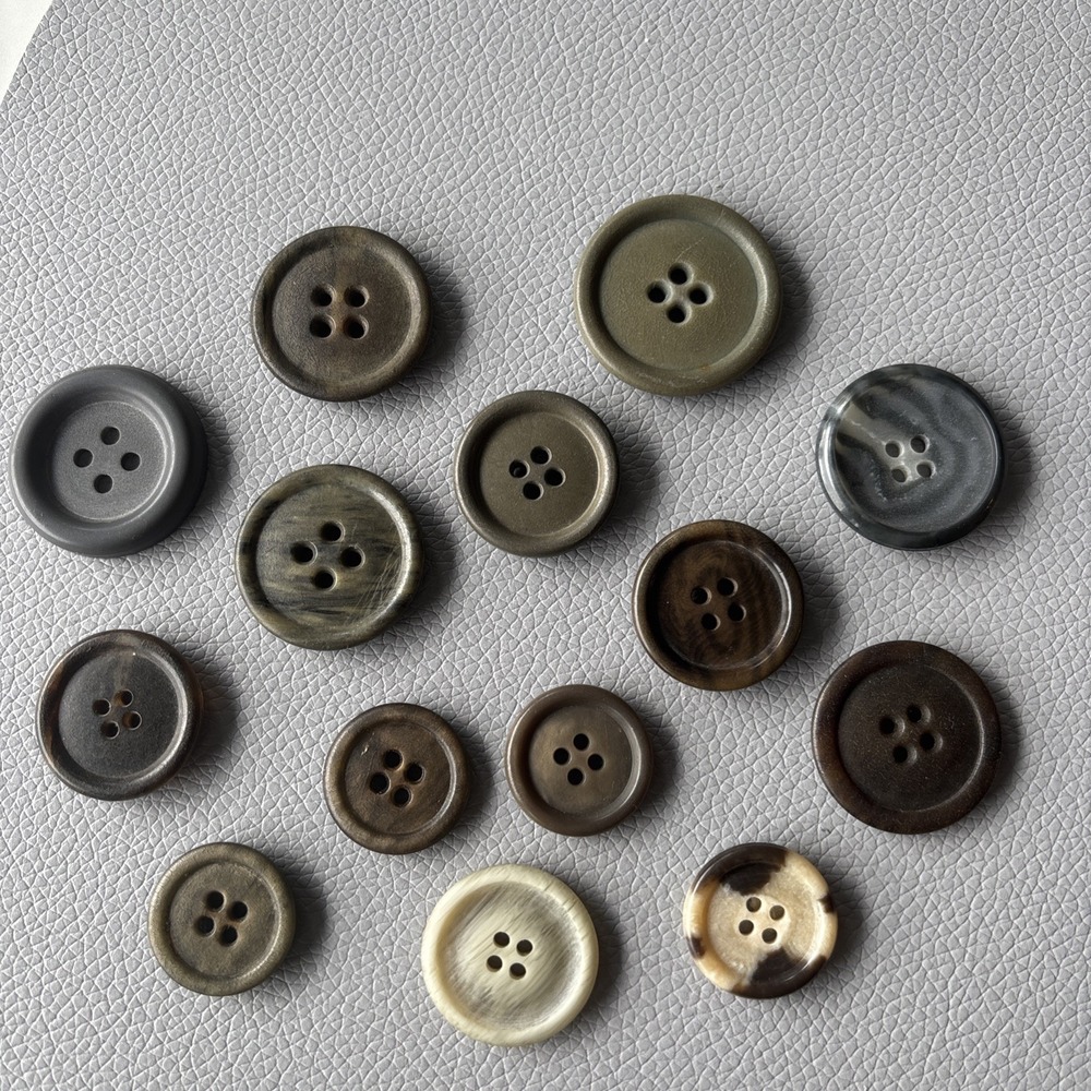 Vintage Button‎ Lot Of  Grey Brown Beige Medium, Lg  Round Wooden + Plastic
